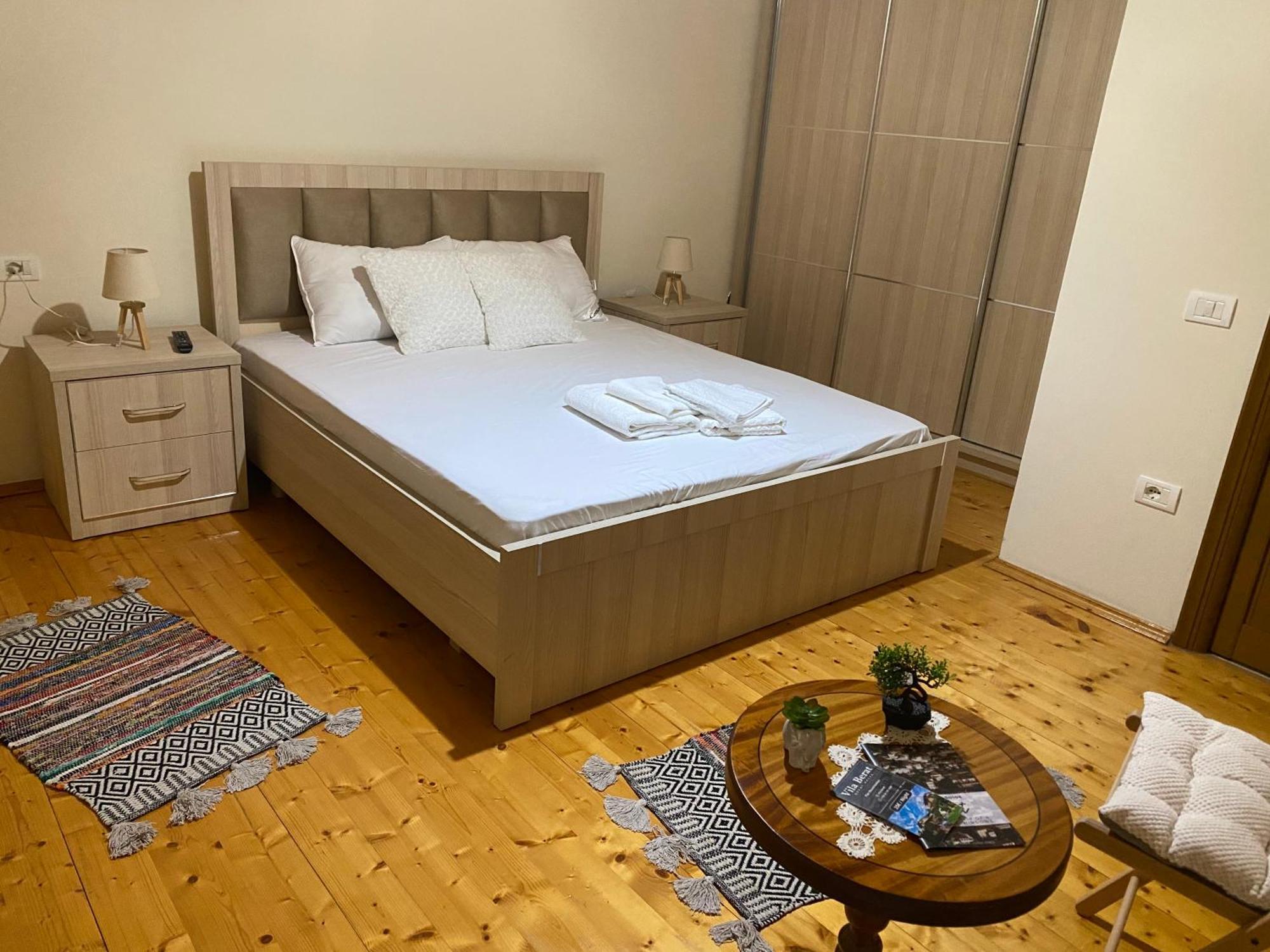 Villa Berat Exteriér fotografie