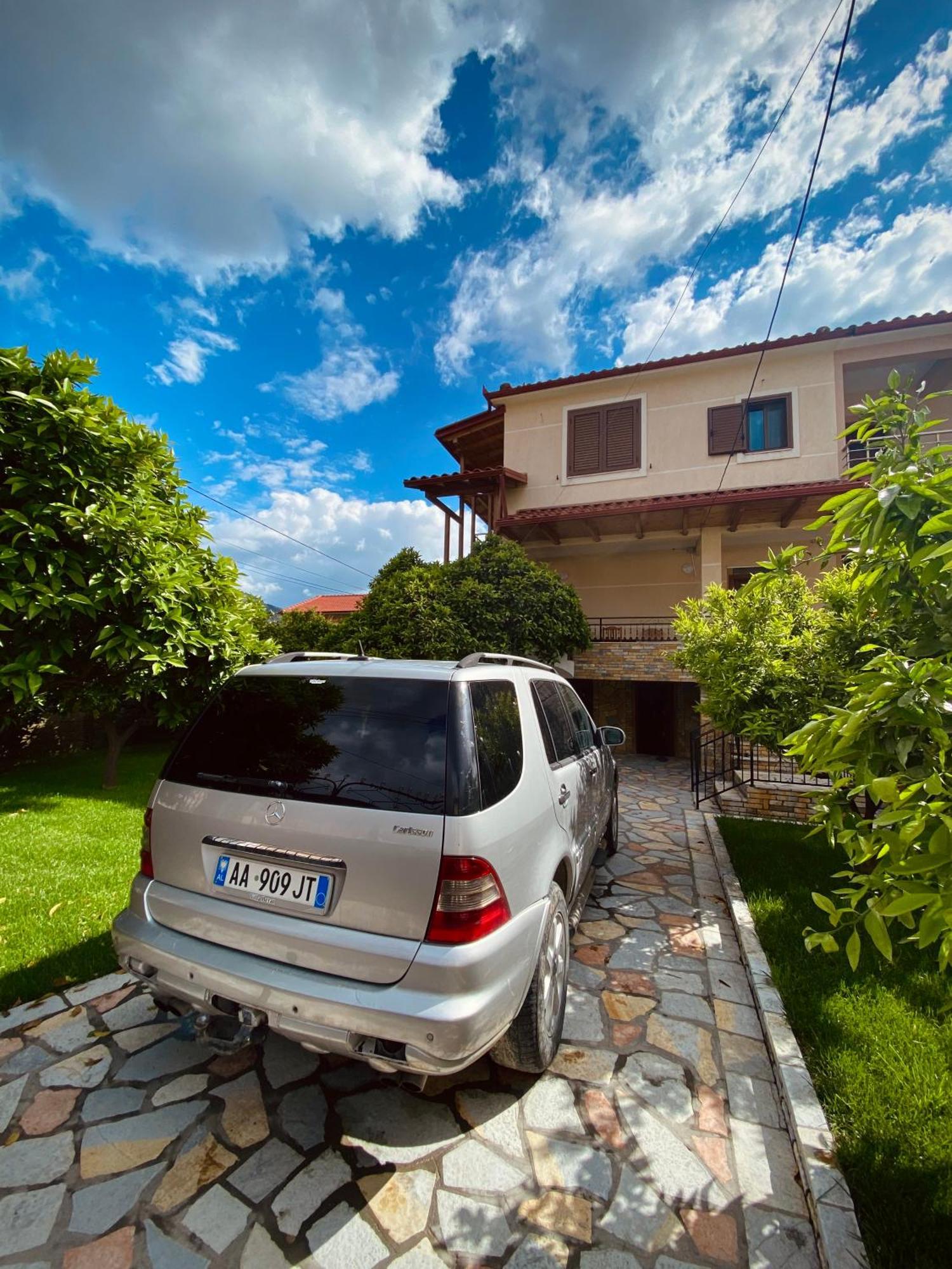Villa Berat Exteriér fotografie
